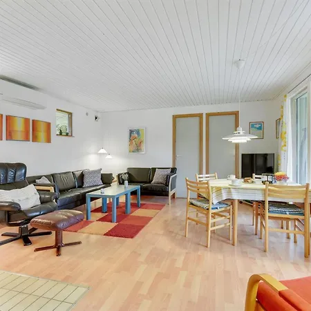 Ingebore - 350m From The Sea By Interhome