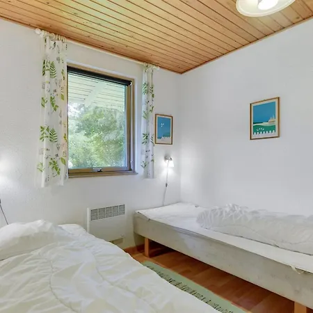 Ingebore - 350m From The Sea By Interhome *
